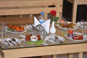 Arna Hotel