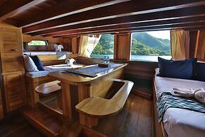 Tanaka Liveaboard Raja Ampat