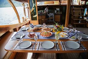 Tanaka Liveaboard Raja Ampat