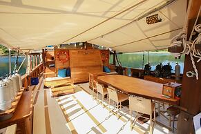 Tanaka Liveaboard Raja Ampat