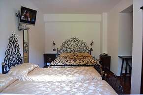 Hotel Bucaneve
