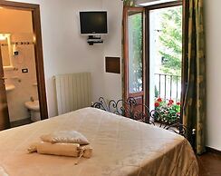 Hotel Bucaneve