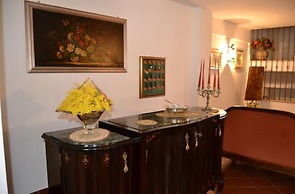 Hotel Bucaneve