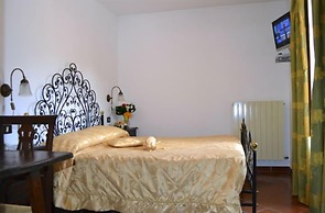 Hotel Bucaneve
