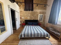 TasEv Boutique Hotel