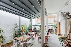 TasEv Boutique Hotel