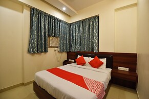 OYO 3311 Hotel Apple 9