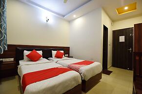 OYO 3311 Hotel Apple 9