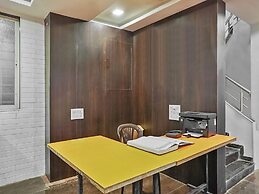 OYO 19530 SilverKey Vishrantwadi