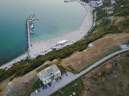 Calithea Complex