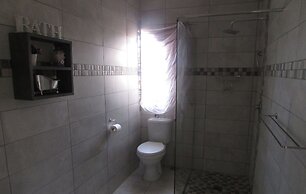 Oppiplot Guest House