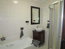 Oppiplot Guest House