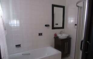 Oppiplot Guest House