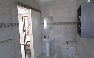 Oppiplot Guest House