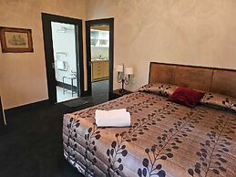 Gateway  Motor Inn