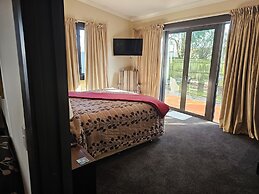 Gateway  Motor Inn
