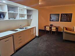 Gateway  Motor Inn