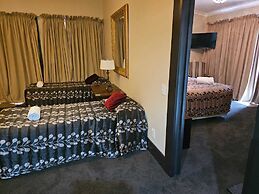 Gateway  Motor Inn