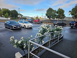 Gateway  Motor Inn