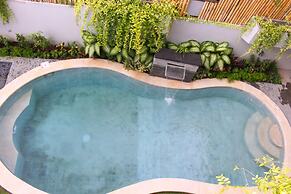 Rusty Seminyak