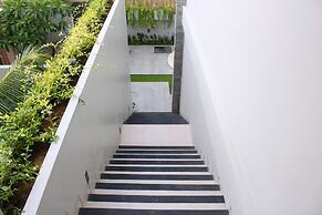 Rusty Seminyak