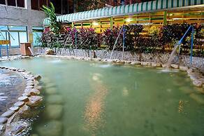 Lei Zhiben Hot Spring