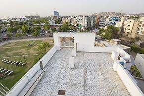 Tuma Club House