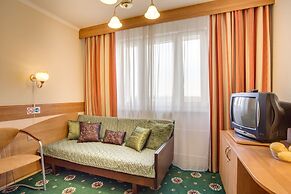 #513 OREKHOVO APARTMENTS with shared bathroom