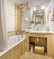 #513 OREKHOVO APARTMENTS with shared bathroom