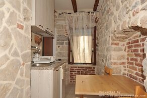 Una Apartments
