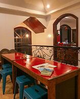Spinning Cat Hostel - Adults Only