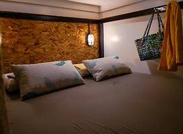 Spinning Cat Hostel - Adults Only