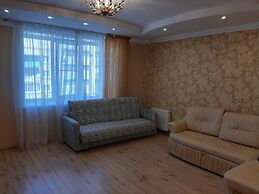 Apartment on Vokzalnaya 77-31