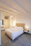 Nikoi Villas