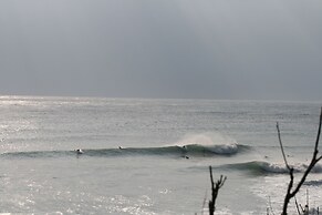Donghe Surf Shop & Hostel - Taitung