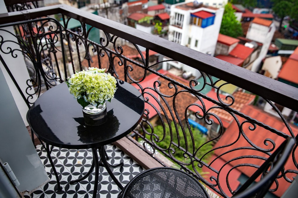 Acoustic Hotel & Spa