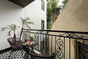 Acoustic Hotel & Spa