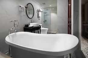 Acoustic Hotel & Spa