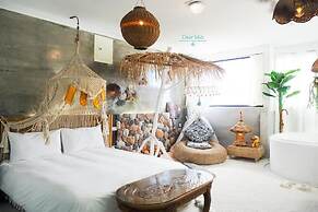 Fas Glass House B&B