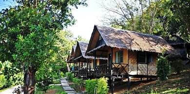 Naiya Beach Bungalow