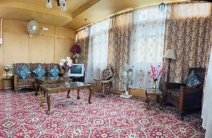 Shabrose Heritage Houseboats