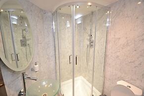 Luxury Hyde Park