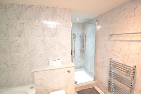 Luxury Hyde Park