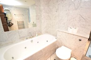 Luxury Hyde Park