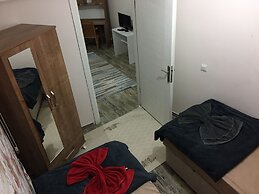 Derin Suit Apart 1