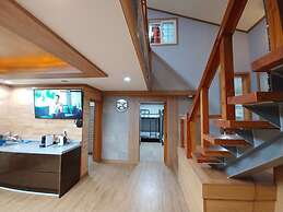 Cheomseongdae House