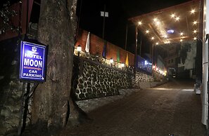Hotel Moon