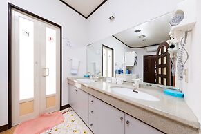 Yolee Guest House