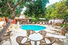 Paradise Hotel