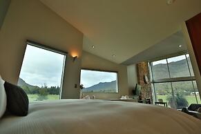 Ironstone Romantic Couples Retreat